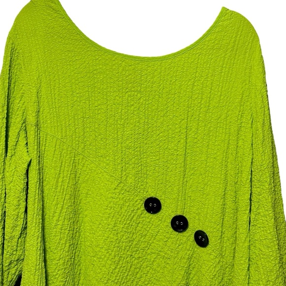 Ali Miles Crinkle Button Detail Artsy Long Sleeve Bright Green Tunic - Picture 3 of 13